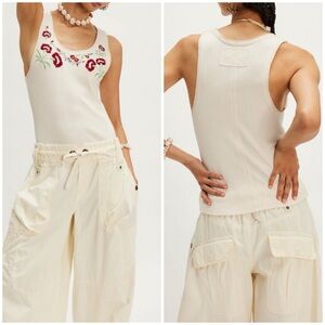 😍NWT Free People Cream Tank Top with Red Floral Embroidery